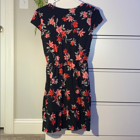 H and m floral dress. - Picture 2 of 2